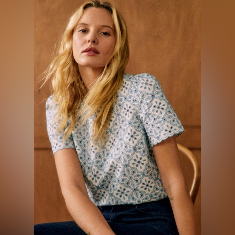 Sézane Annabelle Blouse in Contrasted Embroidery Ecru Vintage Blue FR 38 / US 6